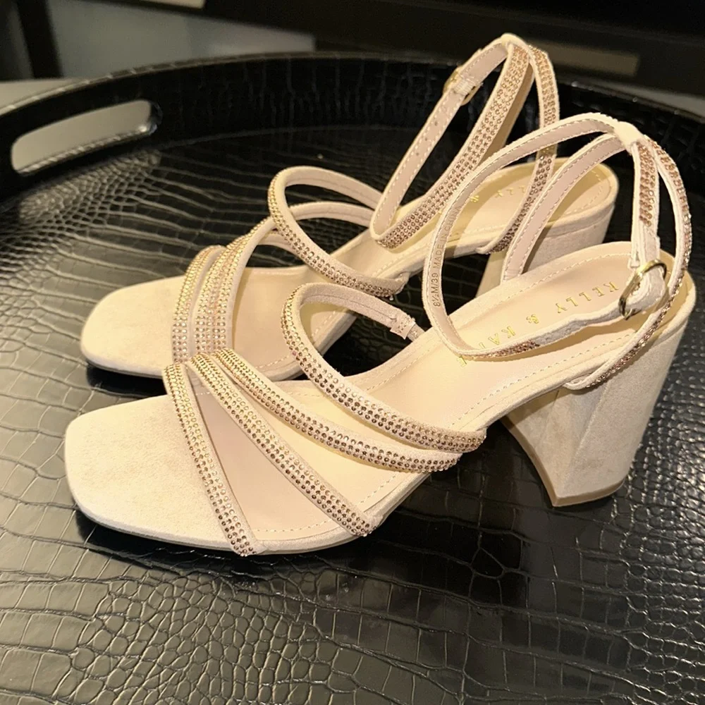 Kelly & Katie Cadene Sandals - Picture 7 of 10